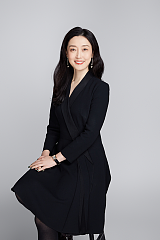 Ms. Chloe  Lin